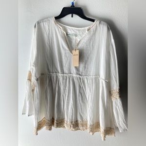 Women’s Natura top hippi size Large -white